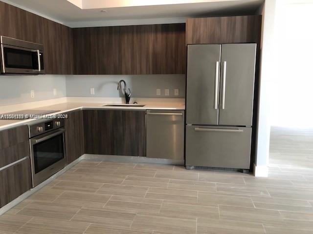 488 NE 18th St # 2402