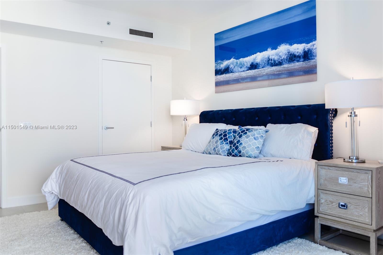 3801 Collins Ave # 903