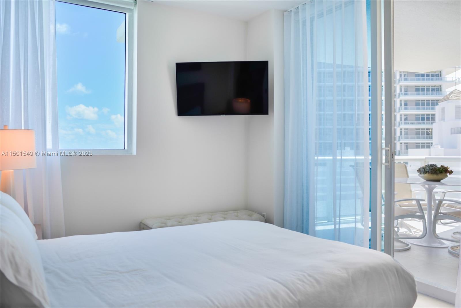3801 Collins Ave # 903