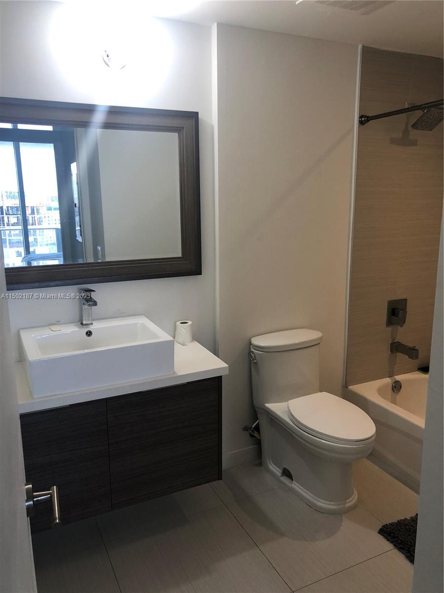 1010 SW 2nd Ave # 1402