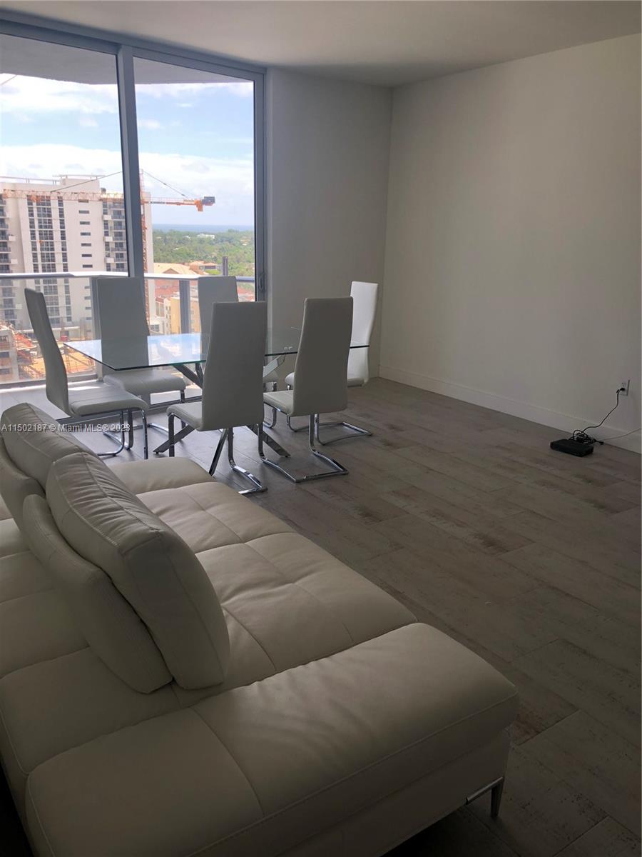 1010 SW 2nd Ave # 1402