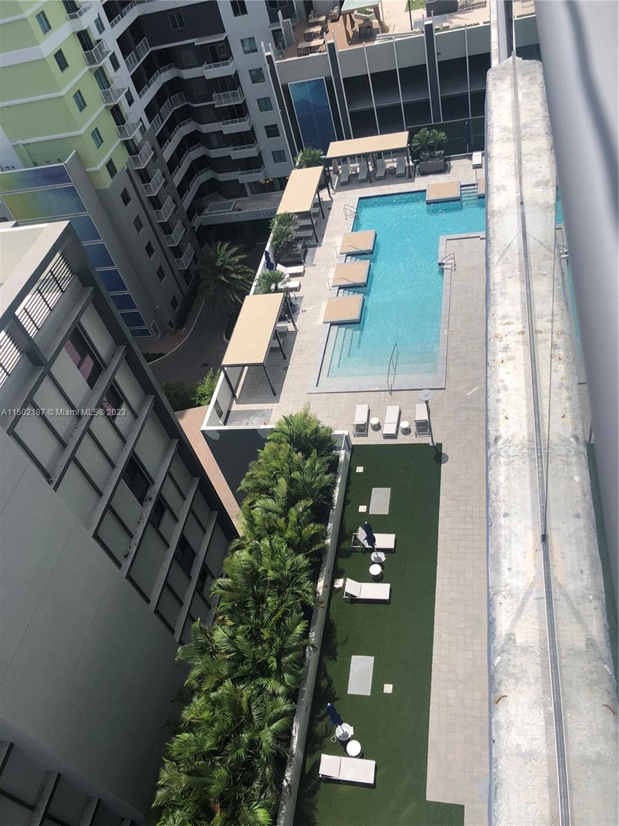 1010 SW 2nd Ave # 1402