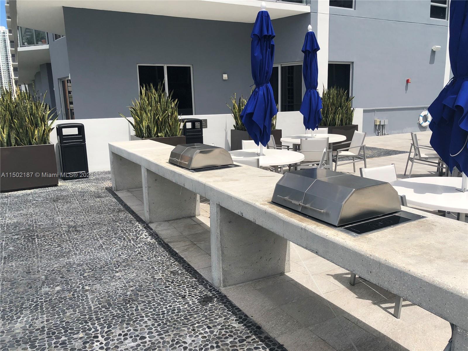 1010 SW 2nd Ave # 1402