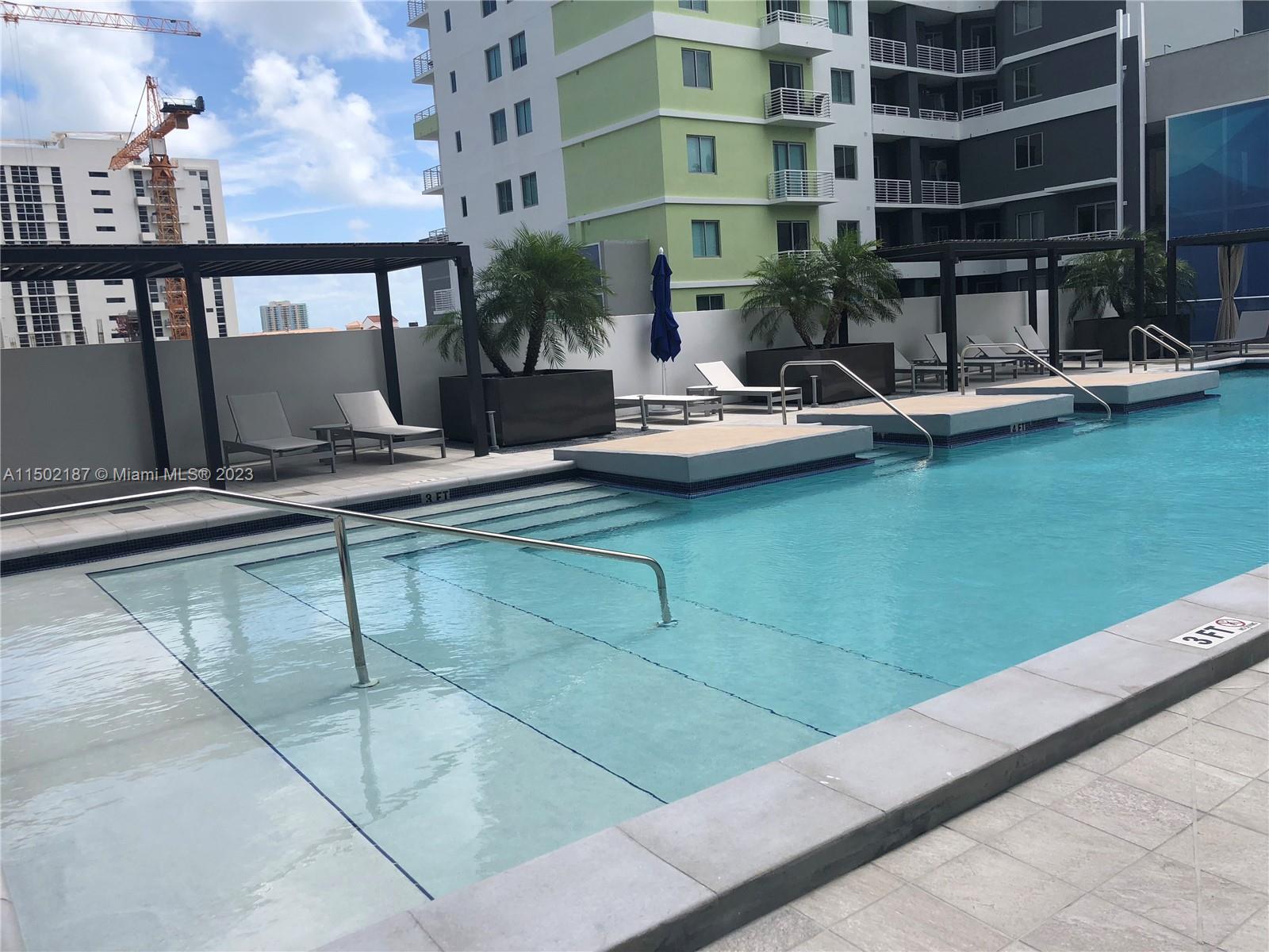 1010 SW 2nd Ave # 1402