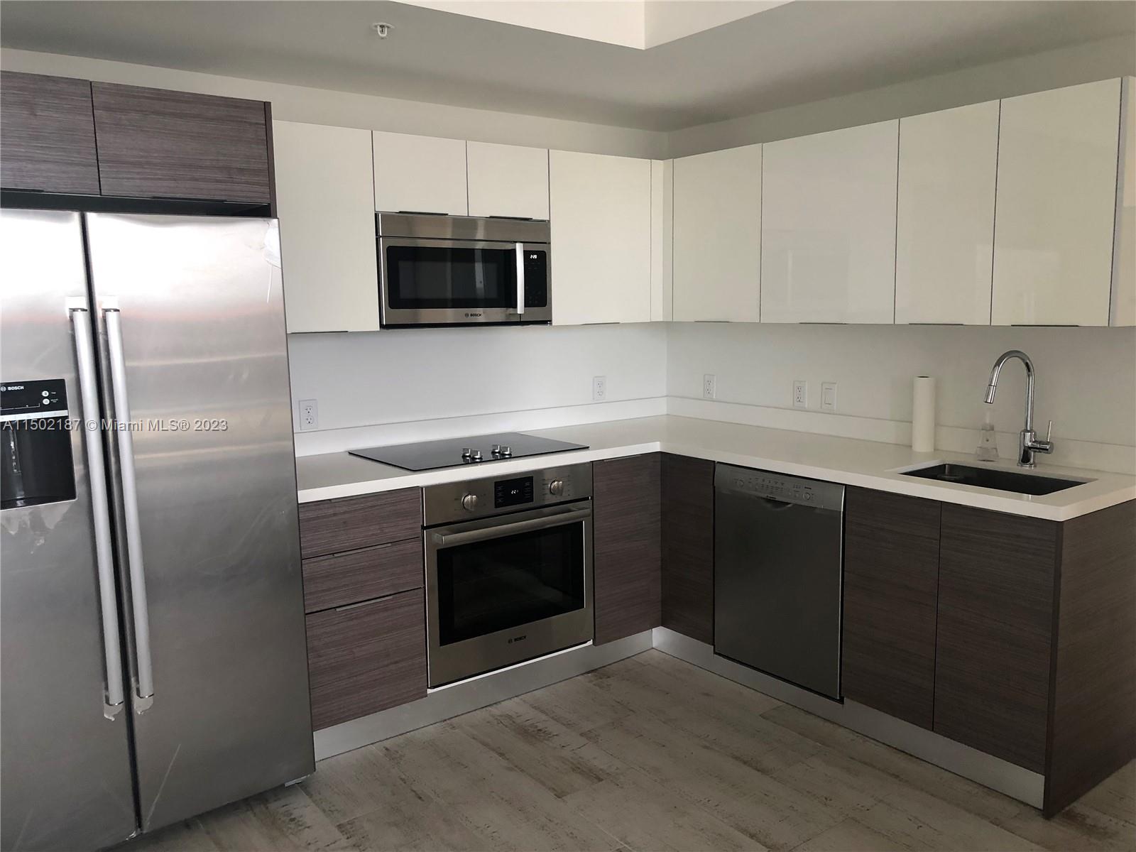 1010 SW 2nd Ave # 1402