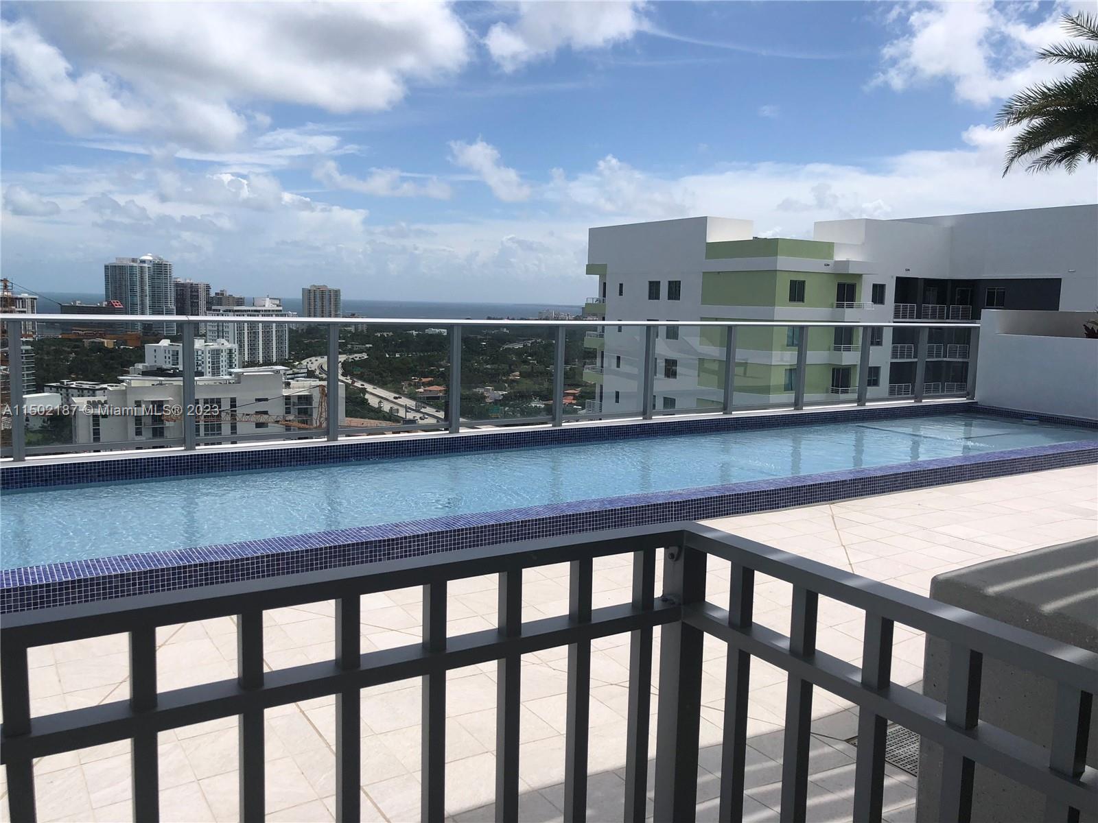 1010 SW 2nd Ave # 1402