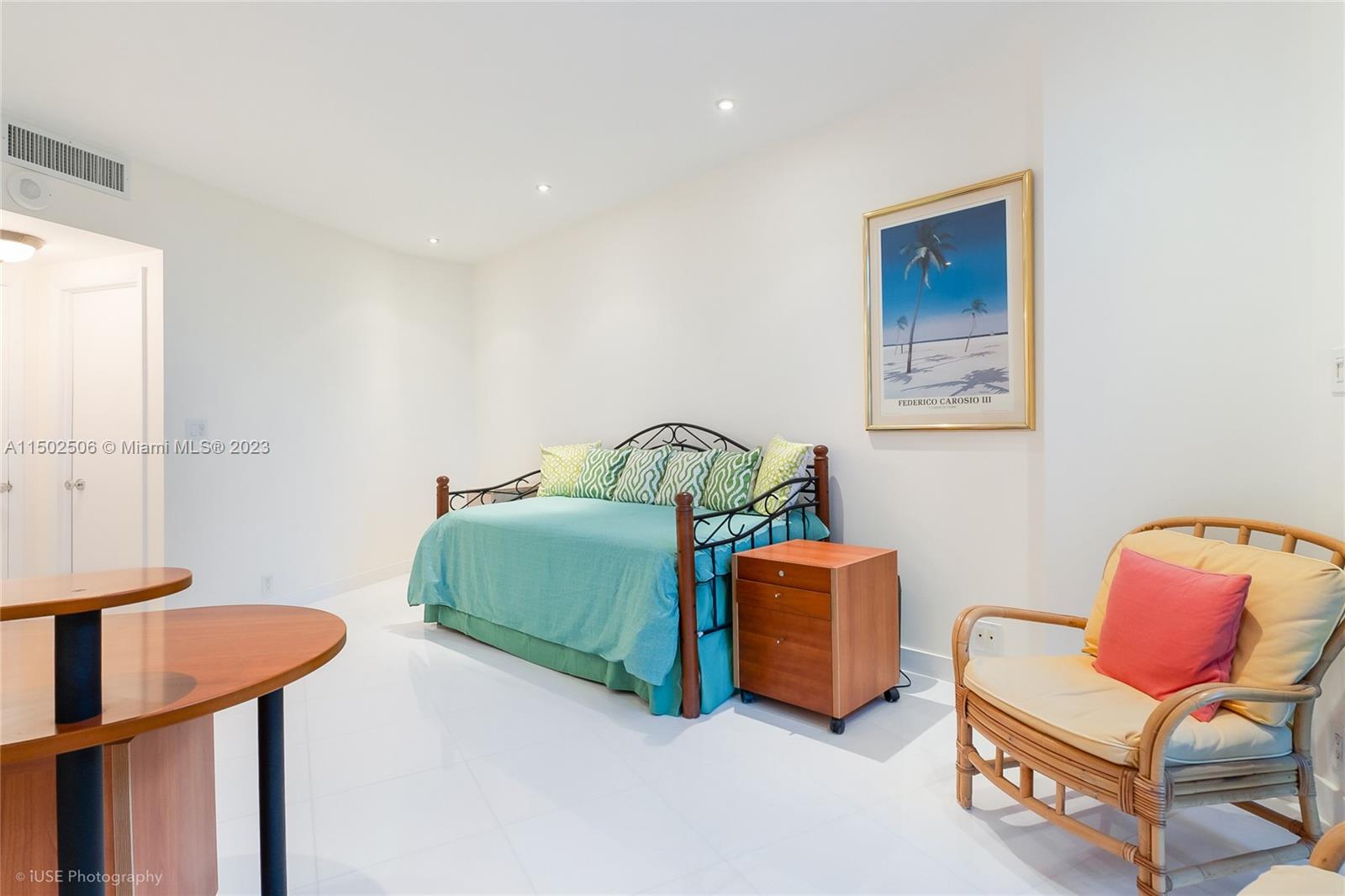 1111 Crandon Blvd # B105