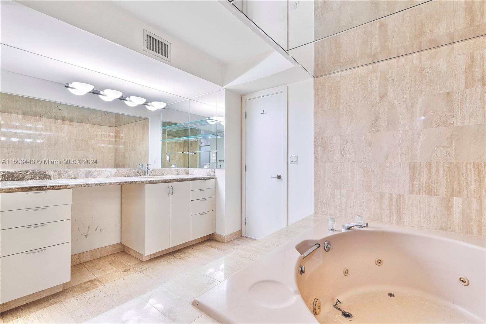 2843 S Bayshore Dr # C Unit: P2-C