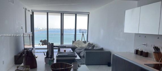 3131 NE 7th Ave # 2002