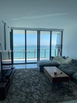 3131 NE 7th Ave # 2002