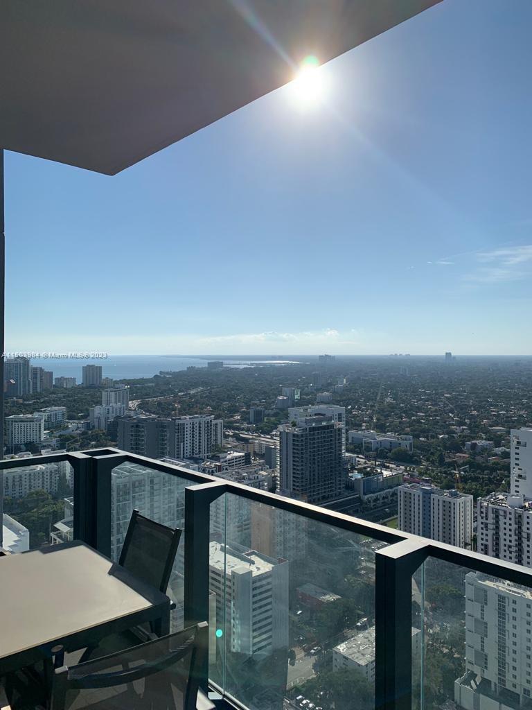 88 SW 7th St # 3806