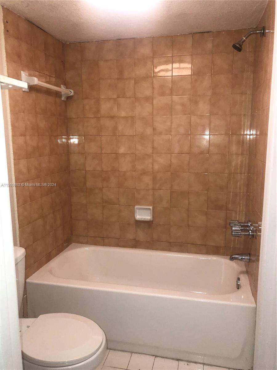 546 NW 114th Ave # 104