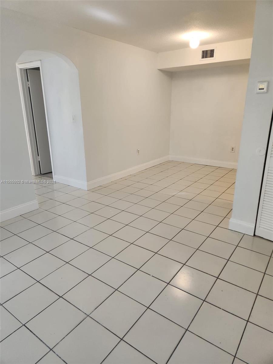 546 NW 114th Ave # 104