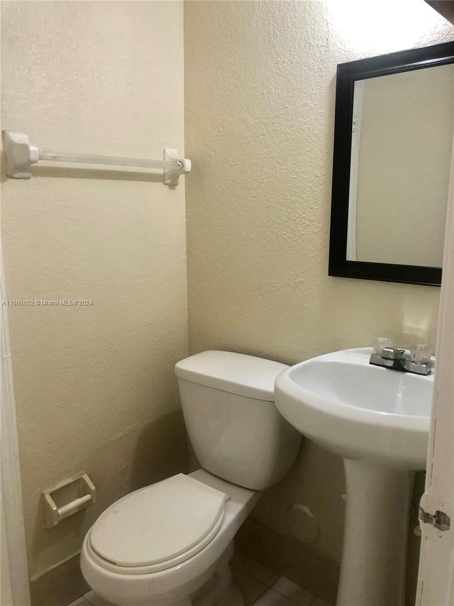 546 NW 114th Ave # 104