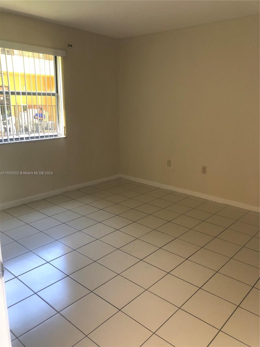 546 NW 114th Ave # 104