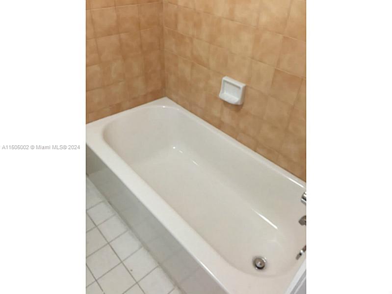 546 NW 114th Ave # 104