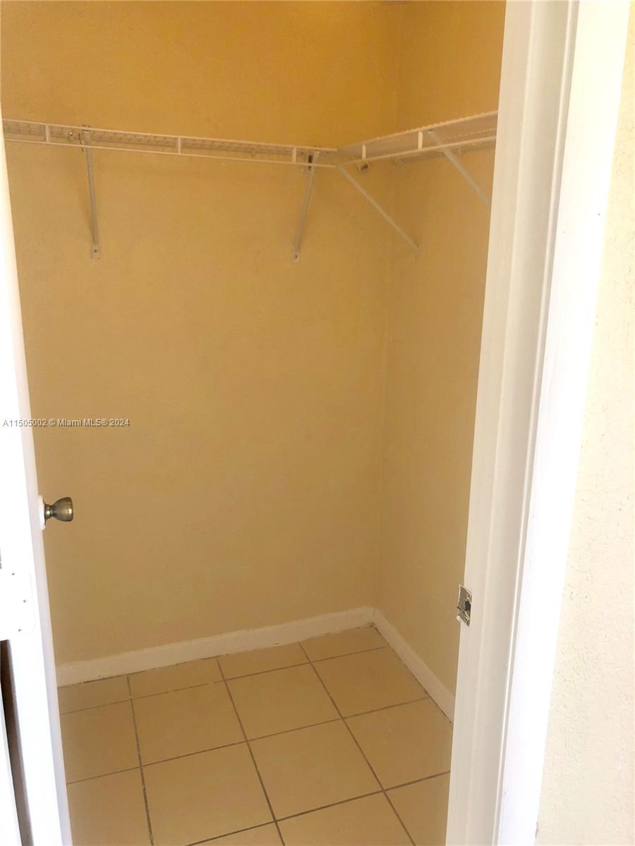 546 NW 114th Ave # 104