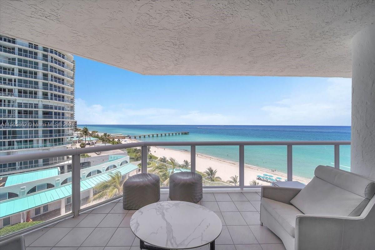 16425 Collins Ave # 816