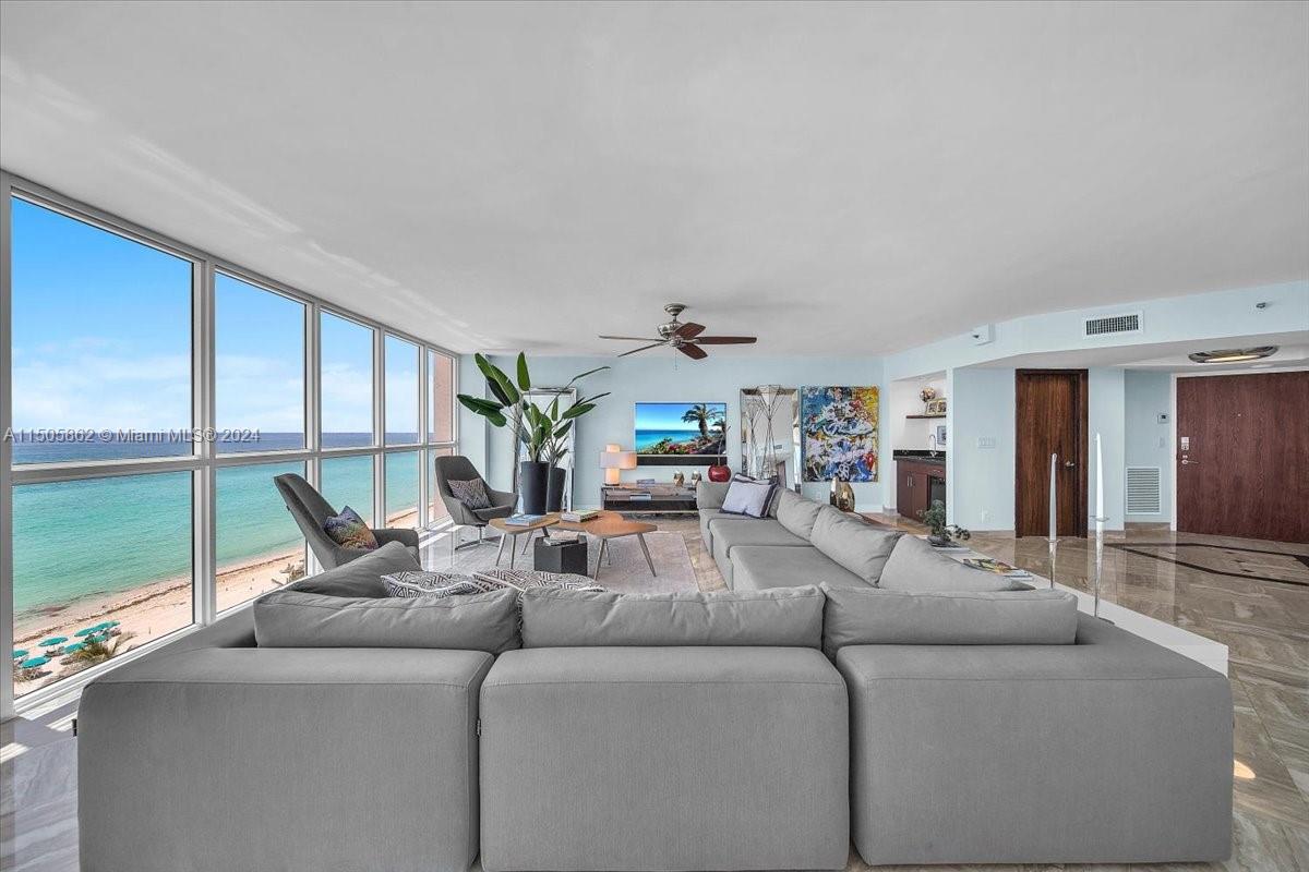 16425 Collins Ave # 816
