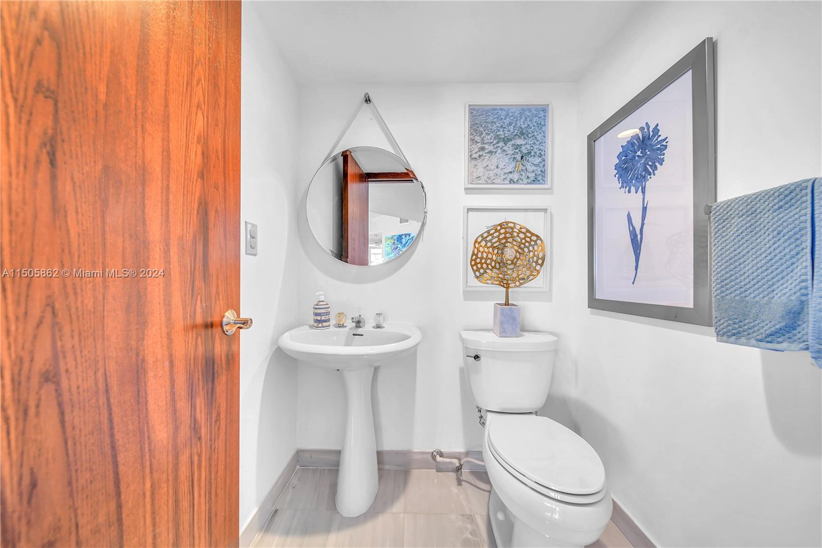 16425 Collins Ave # 816