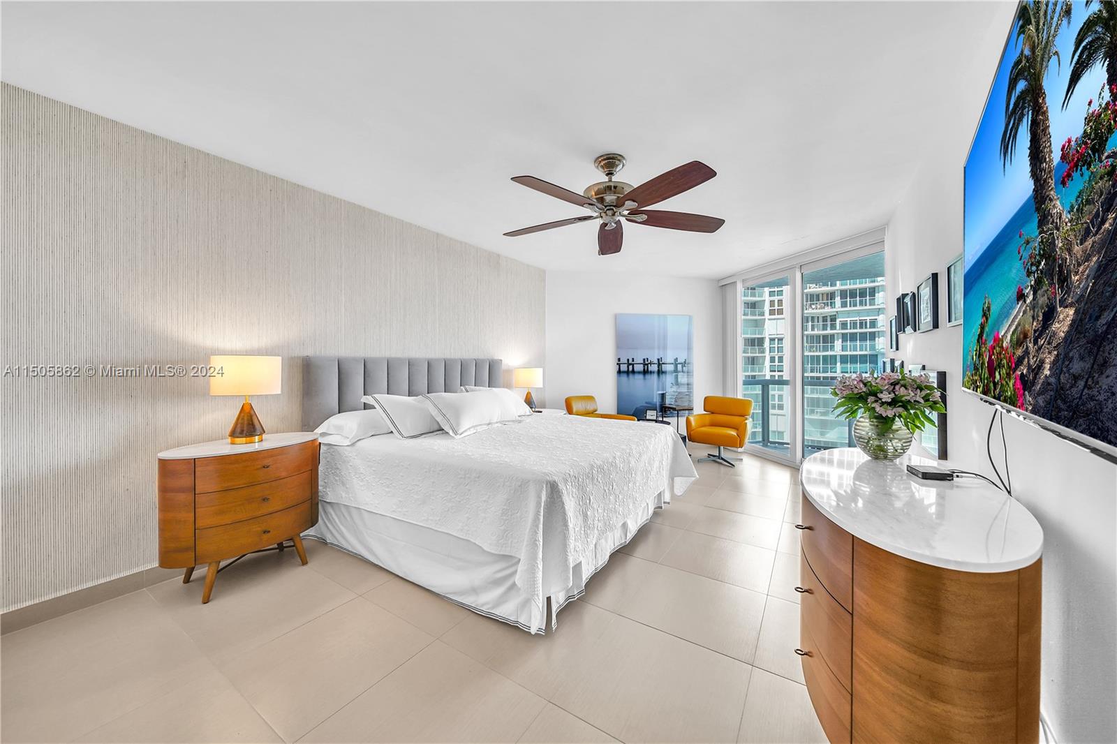 16425 Collins Ave # 816
