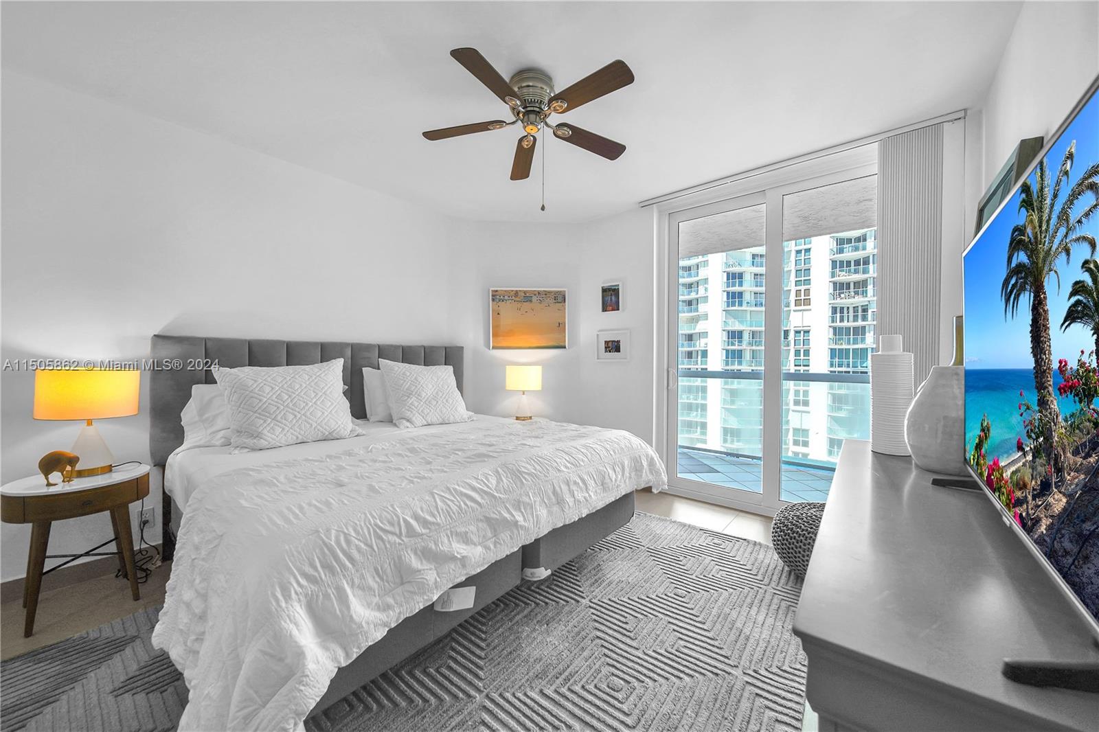 16425 Collins Ave # 816