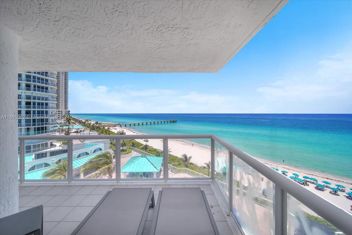 16425 Collins Ave # 816