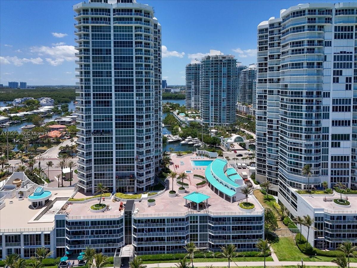 16425 Collins Ave # 816