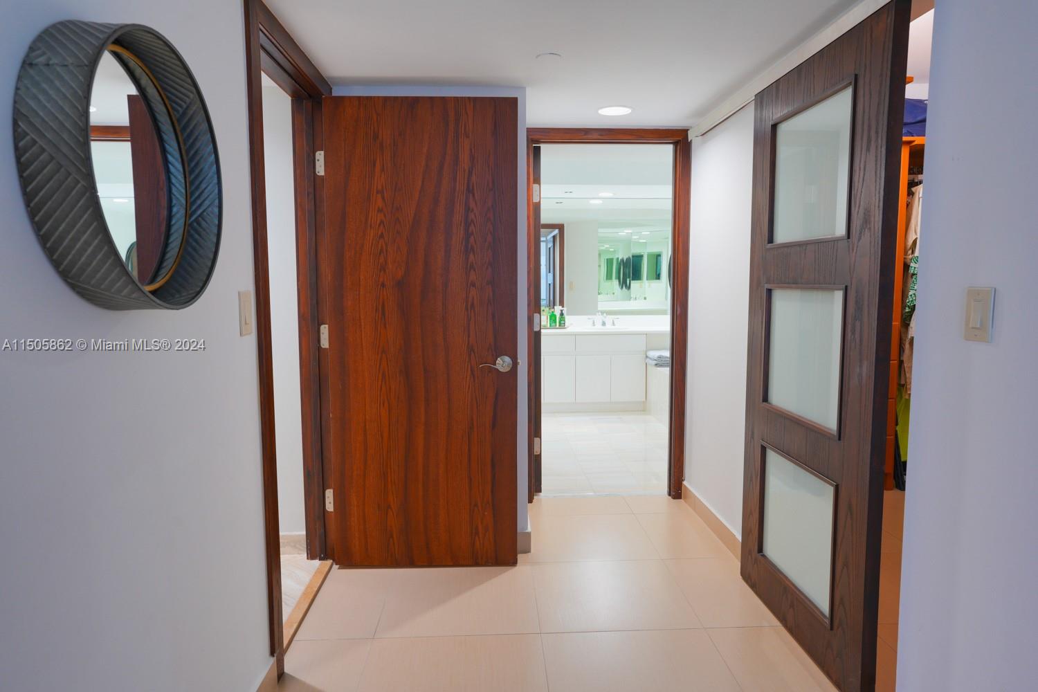 16425 Collins Ave # 816