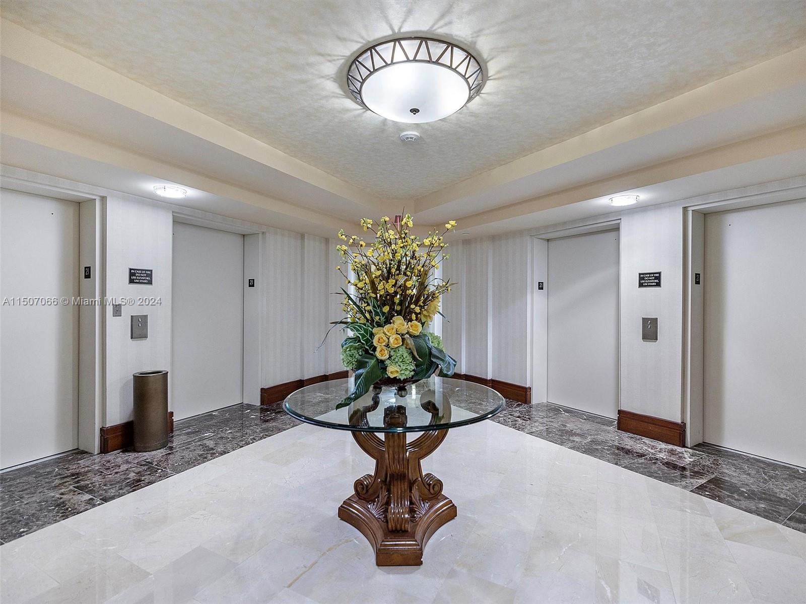 19501 W Country Club Dr # 2102
