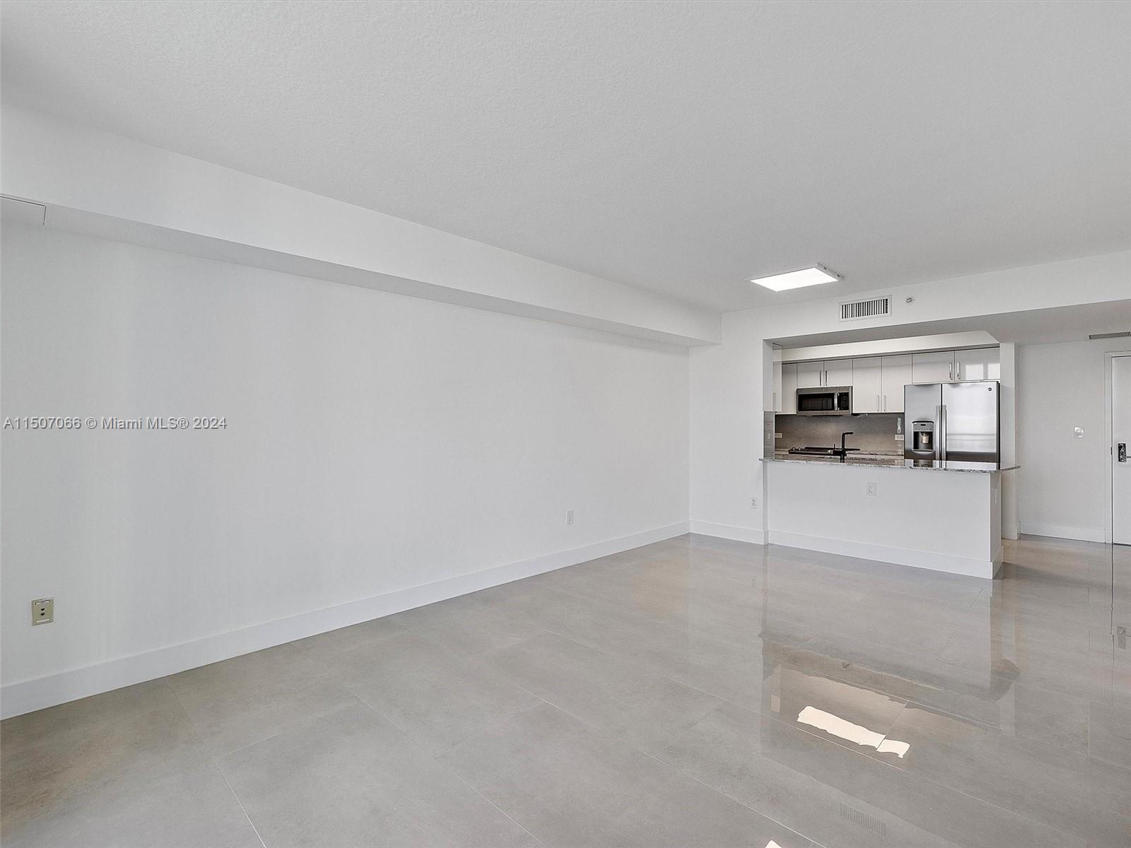 19501 W Country Club Dr # 2102