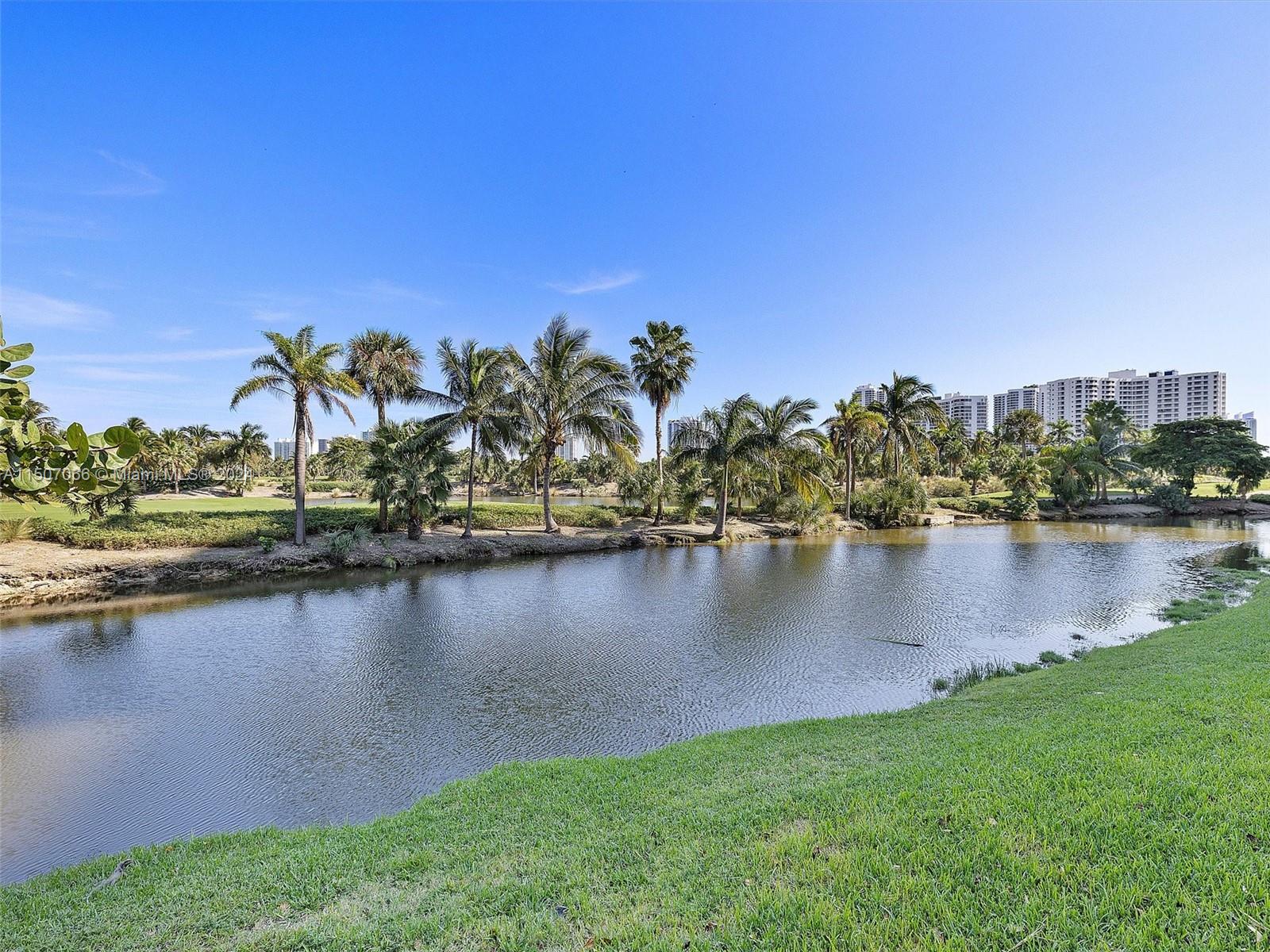 19501 W Country Club Dr # 2102