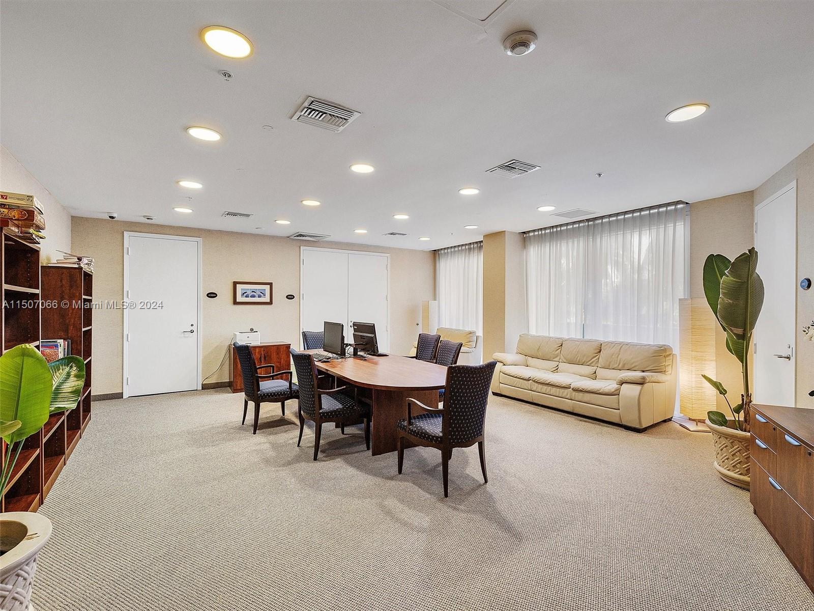19501 W Country Club Dr # 2102