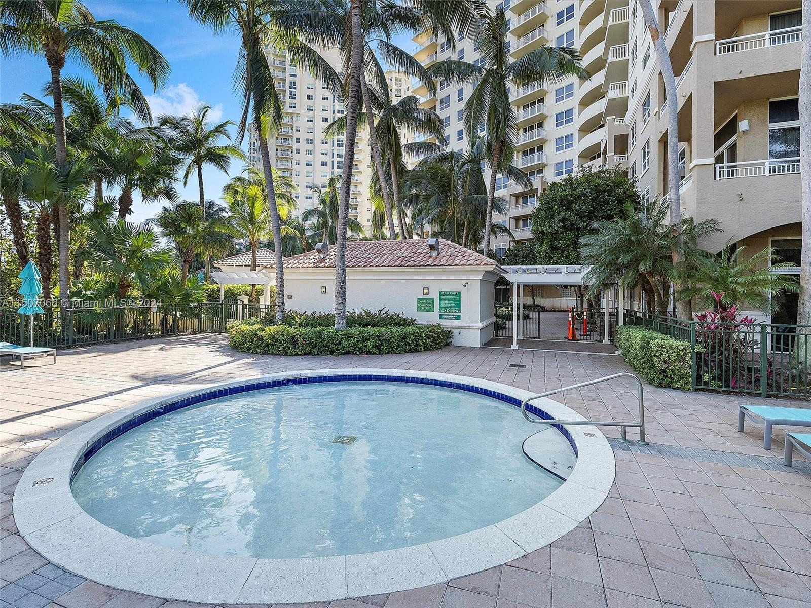 19501 W Country Club Dr # 2102