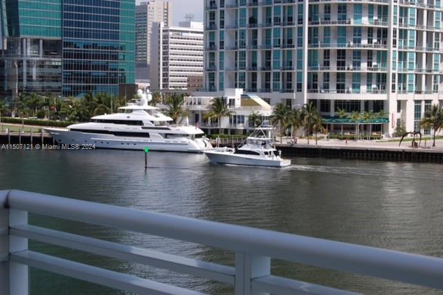 900 Brickell Key Blvd # 401