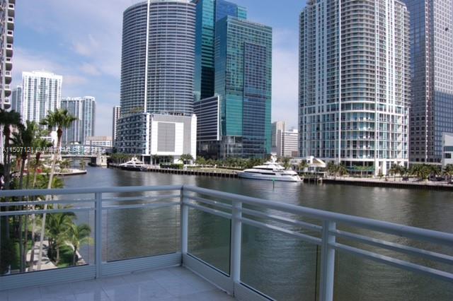 900 Brickell Key Blvd # 401