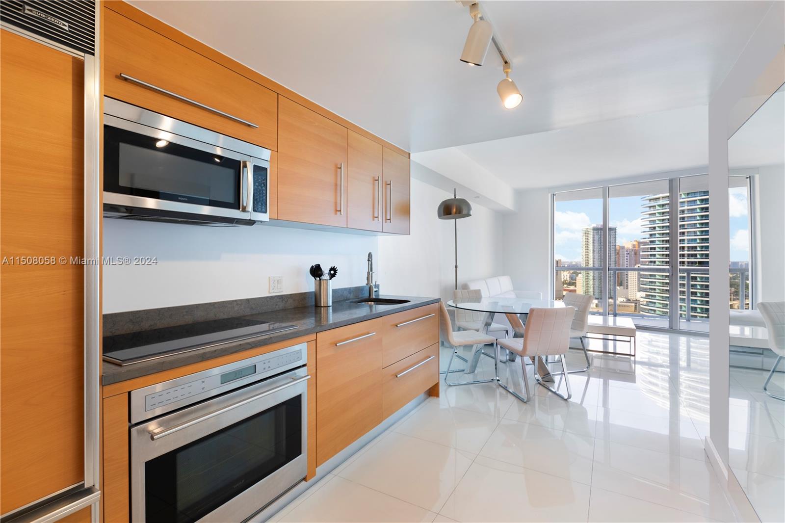465 Brickell Ave # 3504