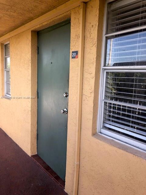4081 N Dixie Hwy # 20