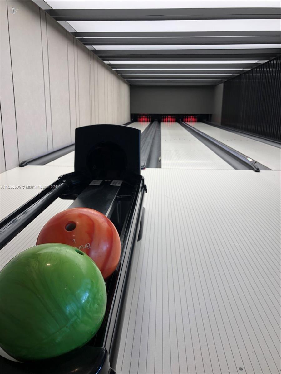 480 NE 31st St # 2106