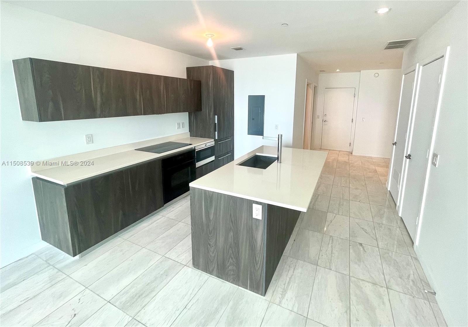 480 NE 31st St # 2106