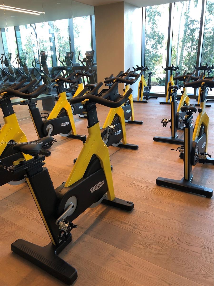 480 NE 31st St # 2106