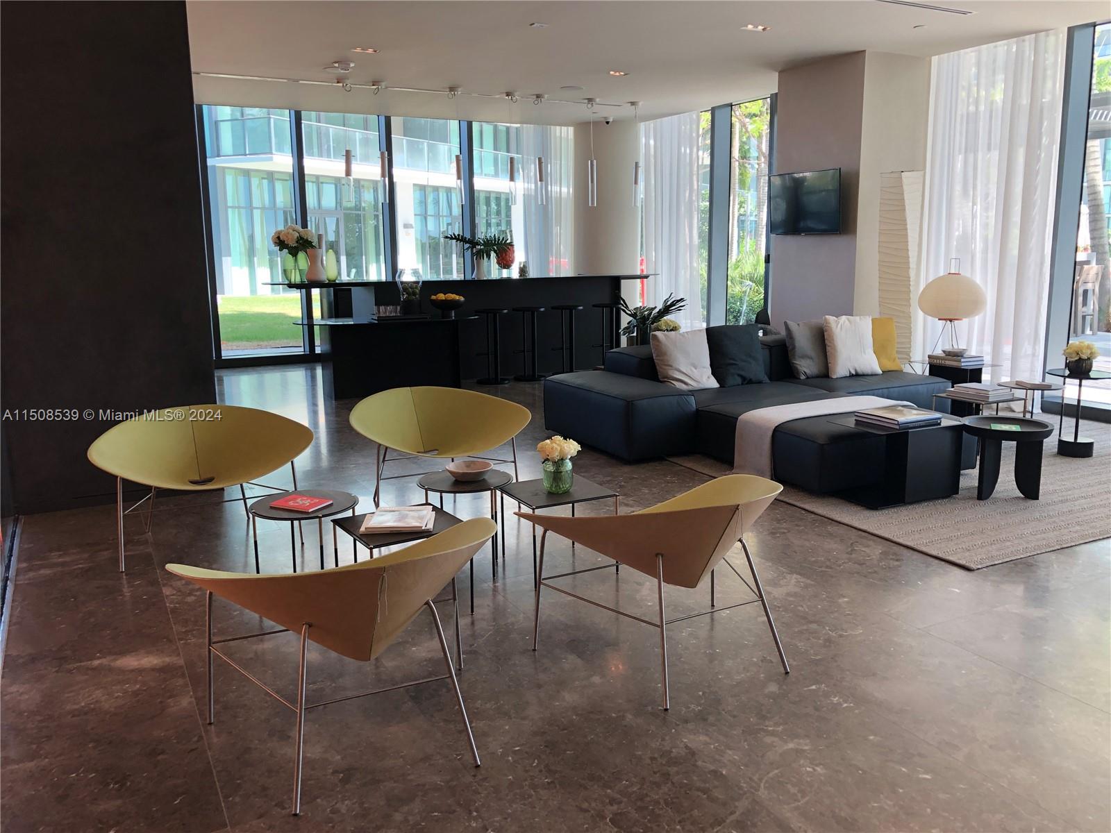 480 NE 31st St # 2106