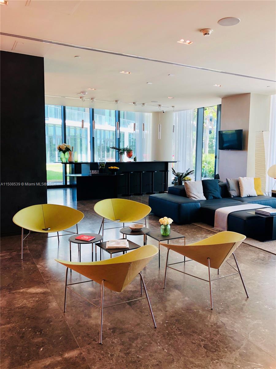 480 NE 31st St # 2106