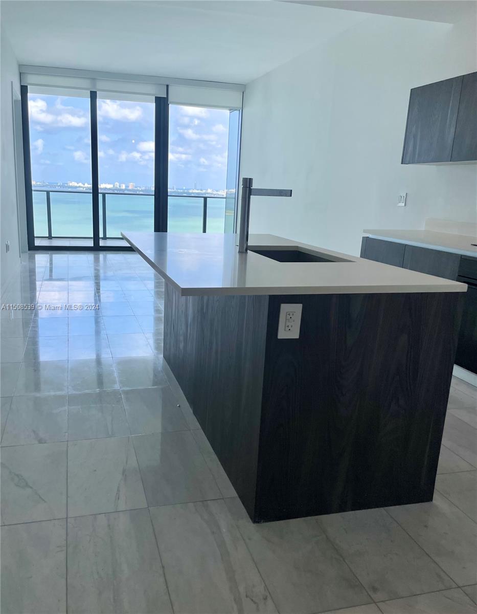 480 NE 31st St # 2106