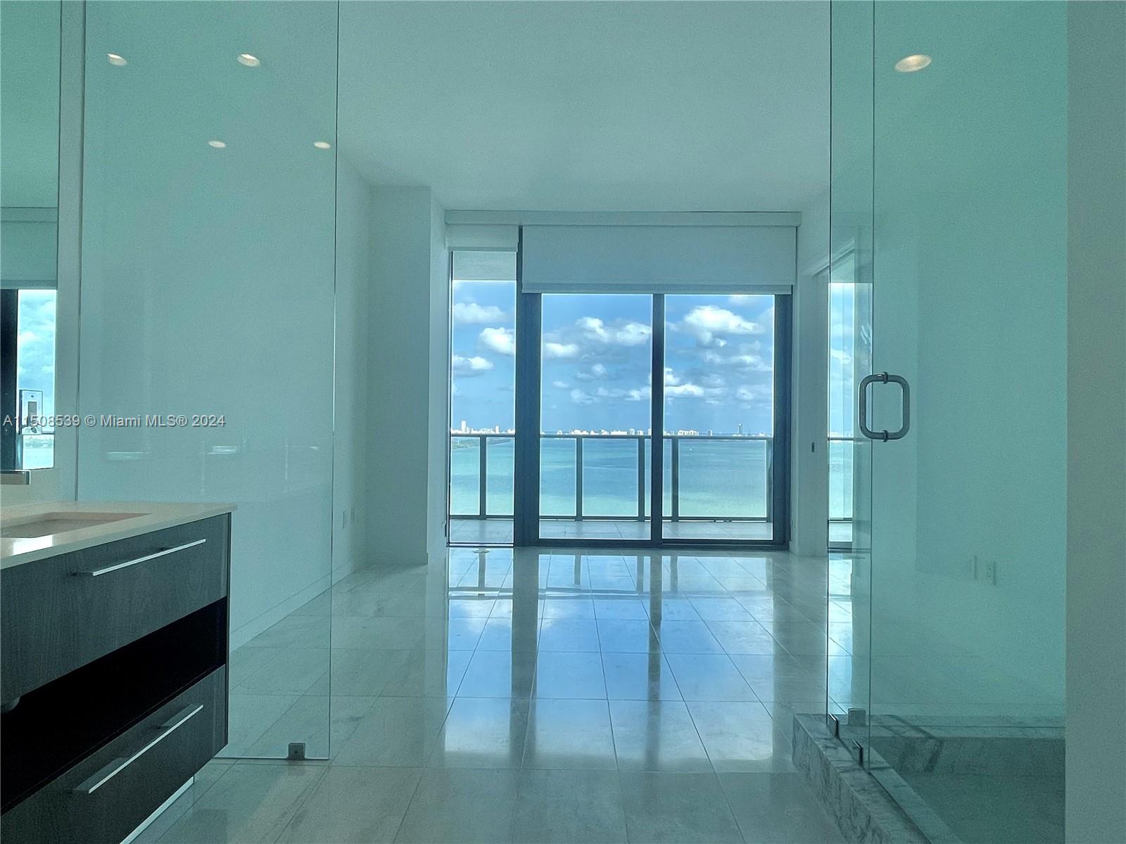 480 NE 31st St # 2106