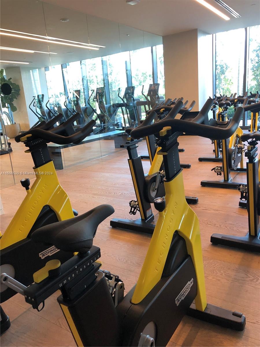 480 NE 31st St # 2106