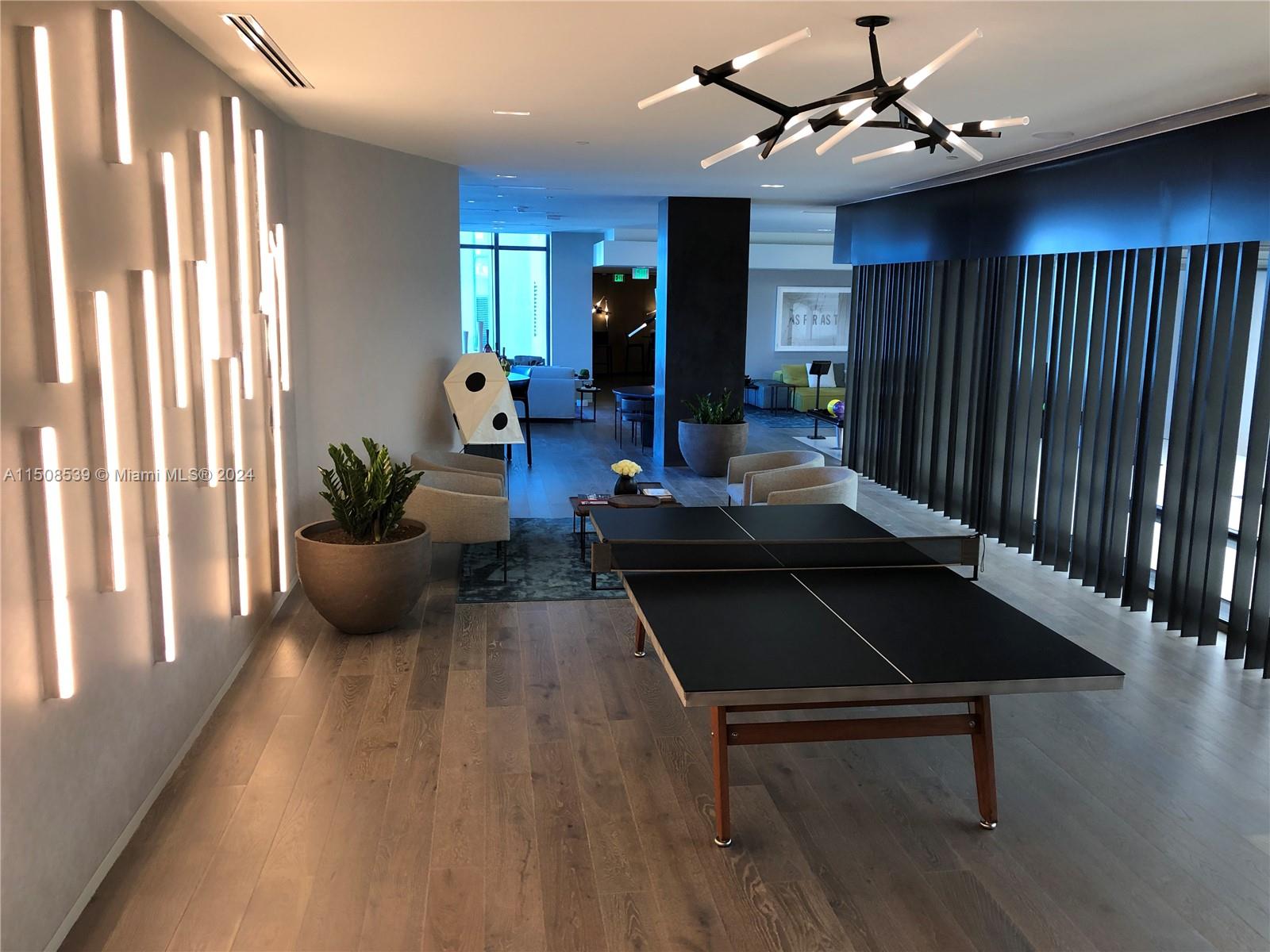 480 NE 31st St # 2106