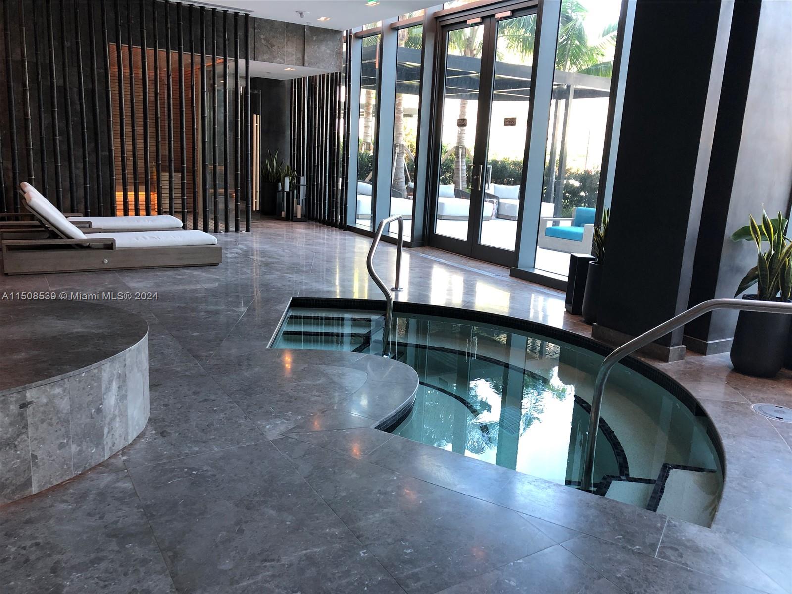 480 NE 31st St # 2106