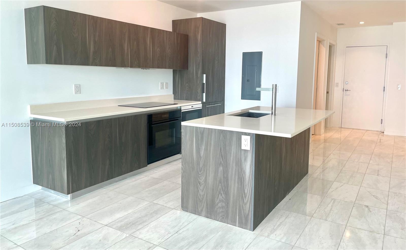 480 NE 31st St # 2106