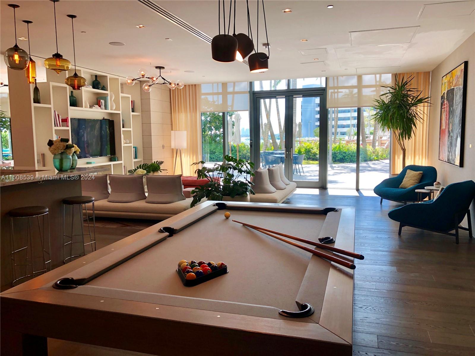 480 NE 31st St # 2106